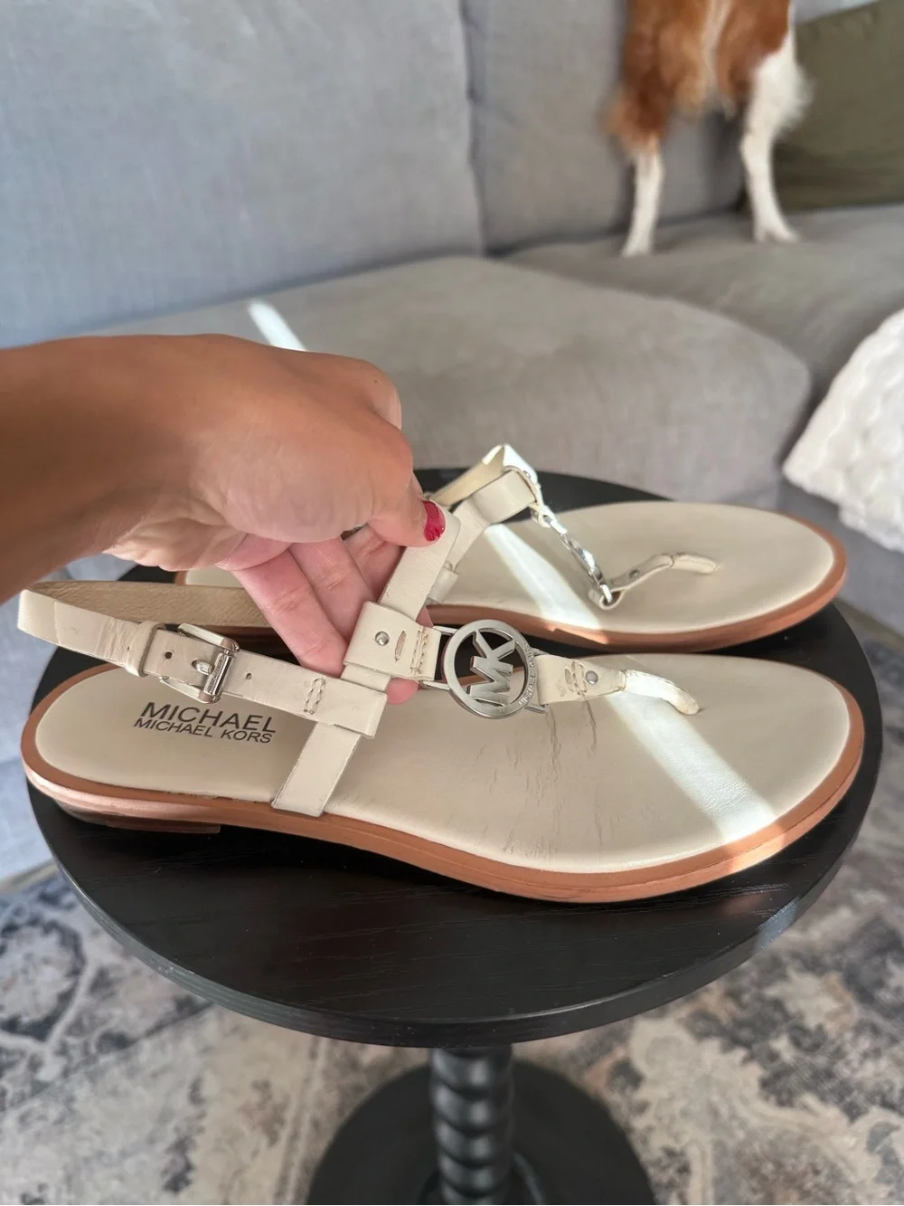 Michael Kors Women’s White Leather MK Thong Sandals SZ 7.5